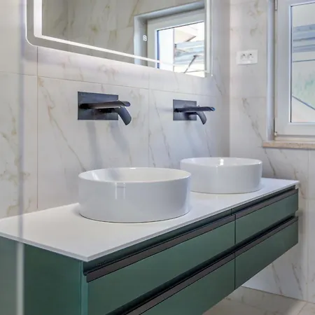 Adelsberg Inn-1 By Interhome Apartman